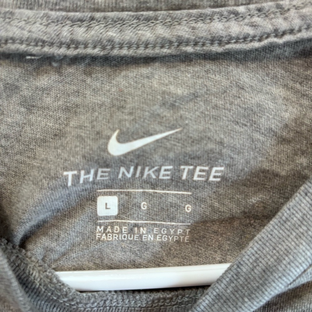 Nike Mens Sole Food Los Zapatos Mas Frescos Graphic T-Shirt Gray Large - Picture 3 of 6